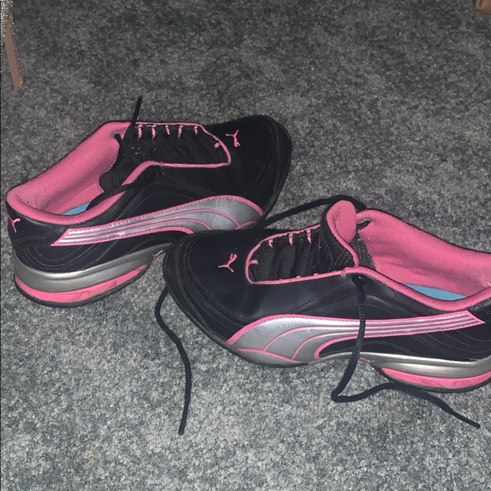 tennis shoes